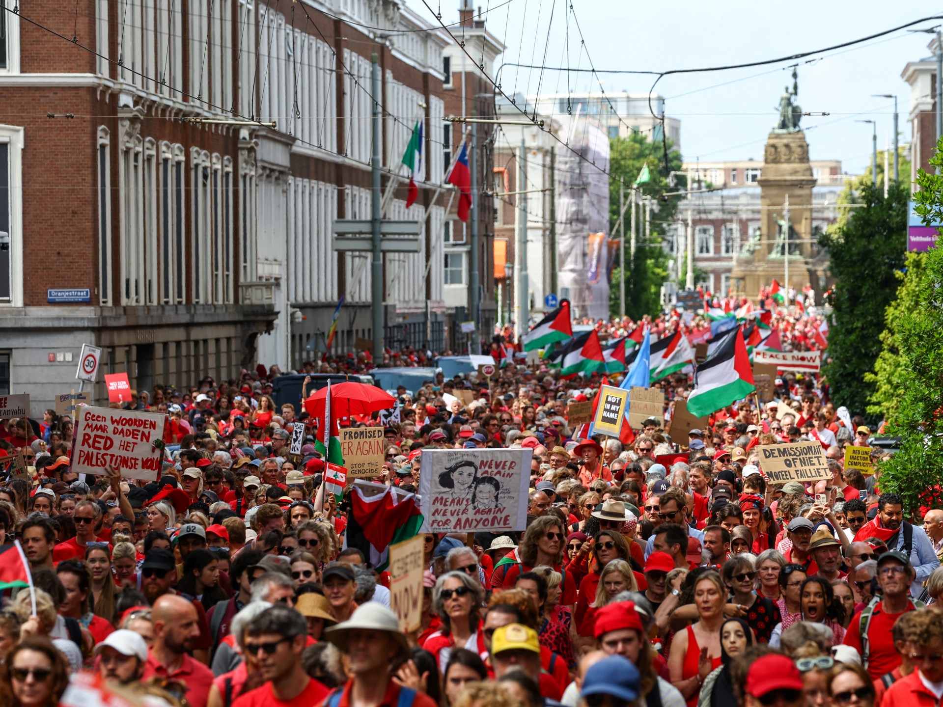 Thousands-attend-‘red-line-protest
