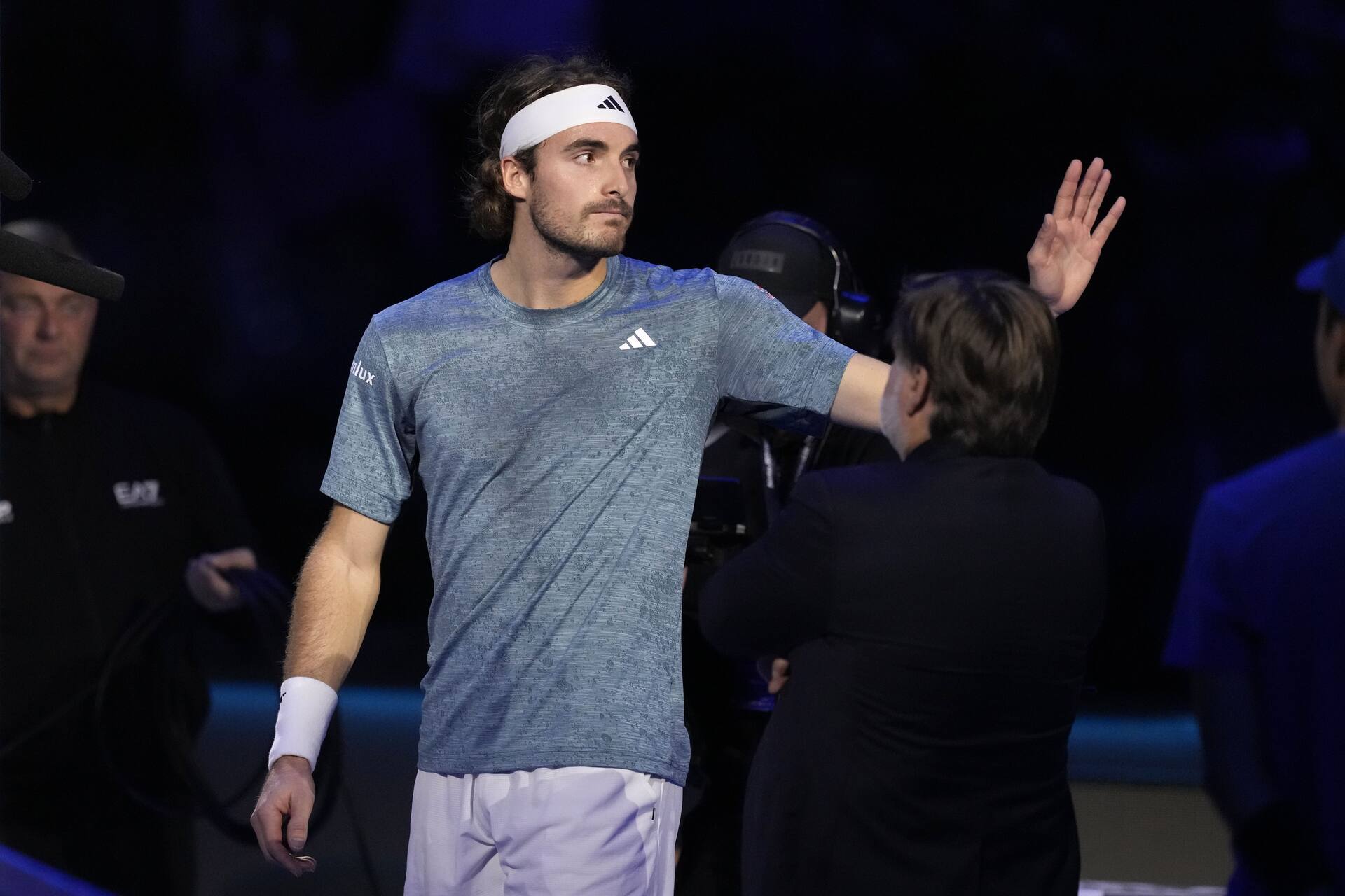 tsitsipas-retires-aa_53790