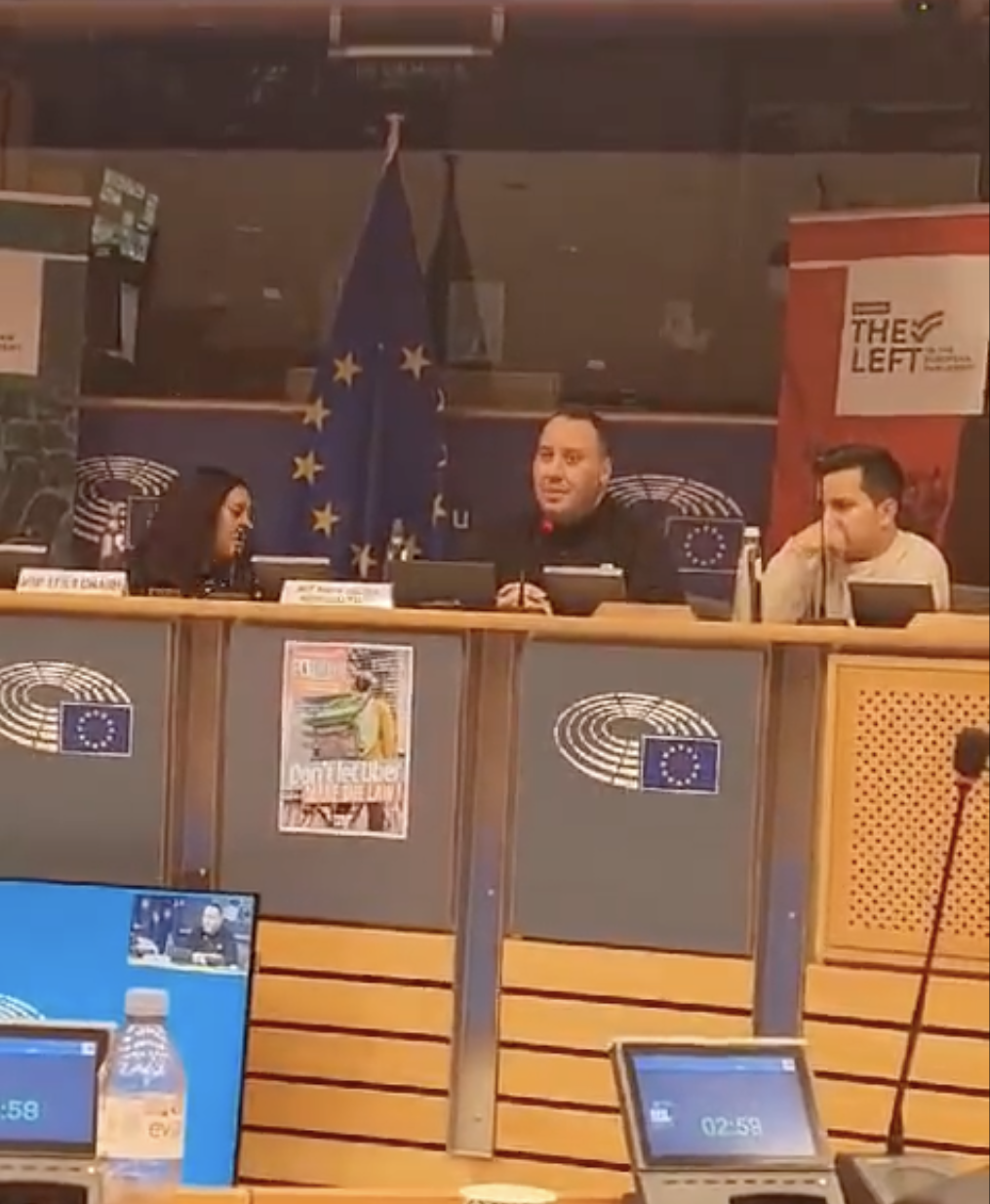 Βρυξέλλες: Oδηγοί ενοικιαζόμενων πραγματοποίησαν πορεία 110 χλμ. στο Ευρωκοινοβούλιο καταγγέλλοντας τον Μακρόν ως «λομπίστα της Uber» – Daily Taxi News