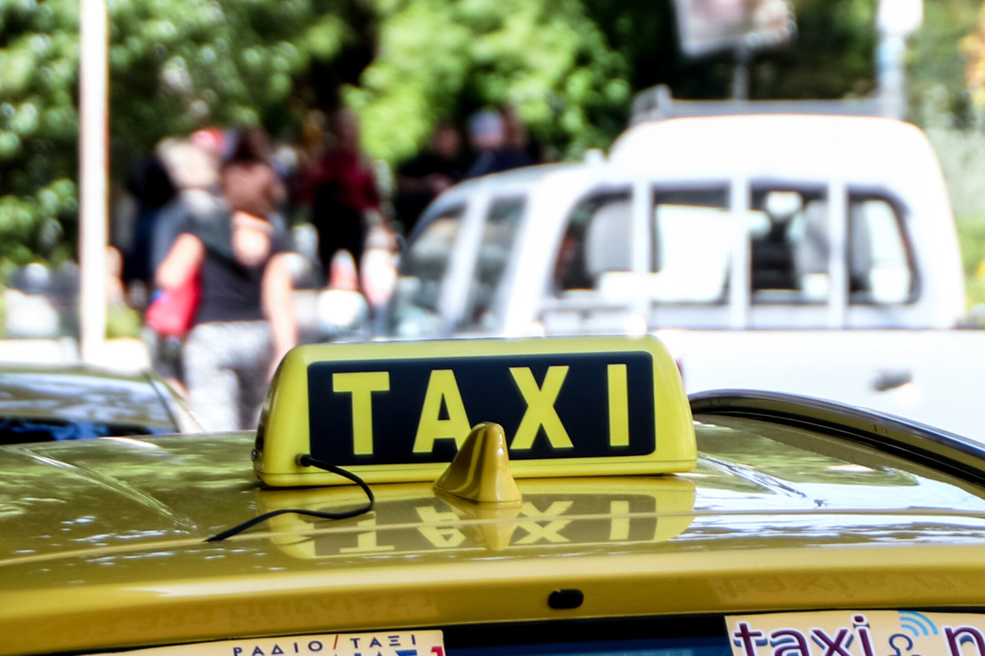 odigos-taxi-arnithike-na-epivasi