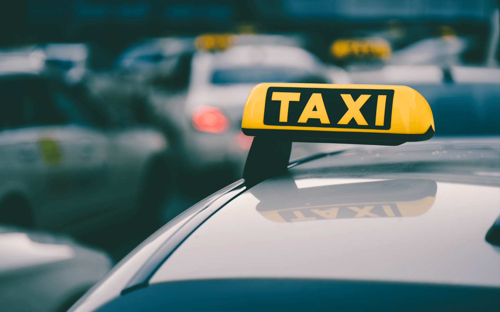 Ταξί: Τι αλλάζει στην ειδική άδεια οδήγησης