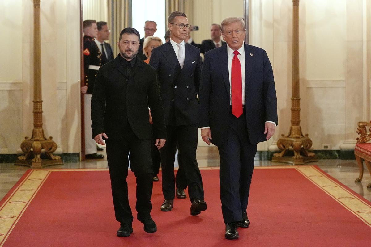 Τηλεφωνική συνομιλία 40 λεπτών Τραμπ και Πούτιν – Πάμε για τριμερή με Ζέλενσκι