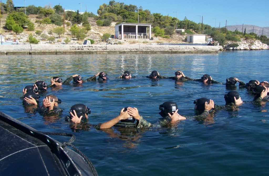 14syksj-002 ΓΕΣ: Ολοκληρώθηκε το 14ο Σχολείο Υποβρυχίων Καταστροφών Στρατού Ξηράς