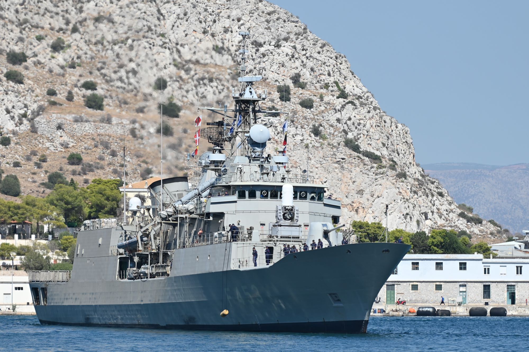 25i-martiou-ta-oraria-ke 25η Μαρτίου: Τα ωράρια και τα πλοία του ΠΝ που μπορεί να επισκεφτεί το κοινό στον Πειραιά