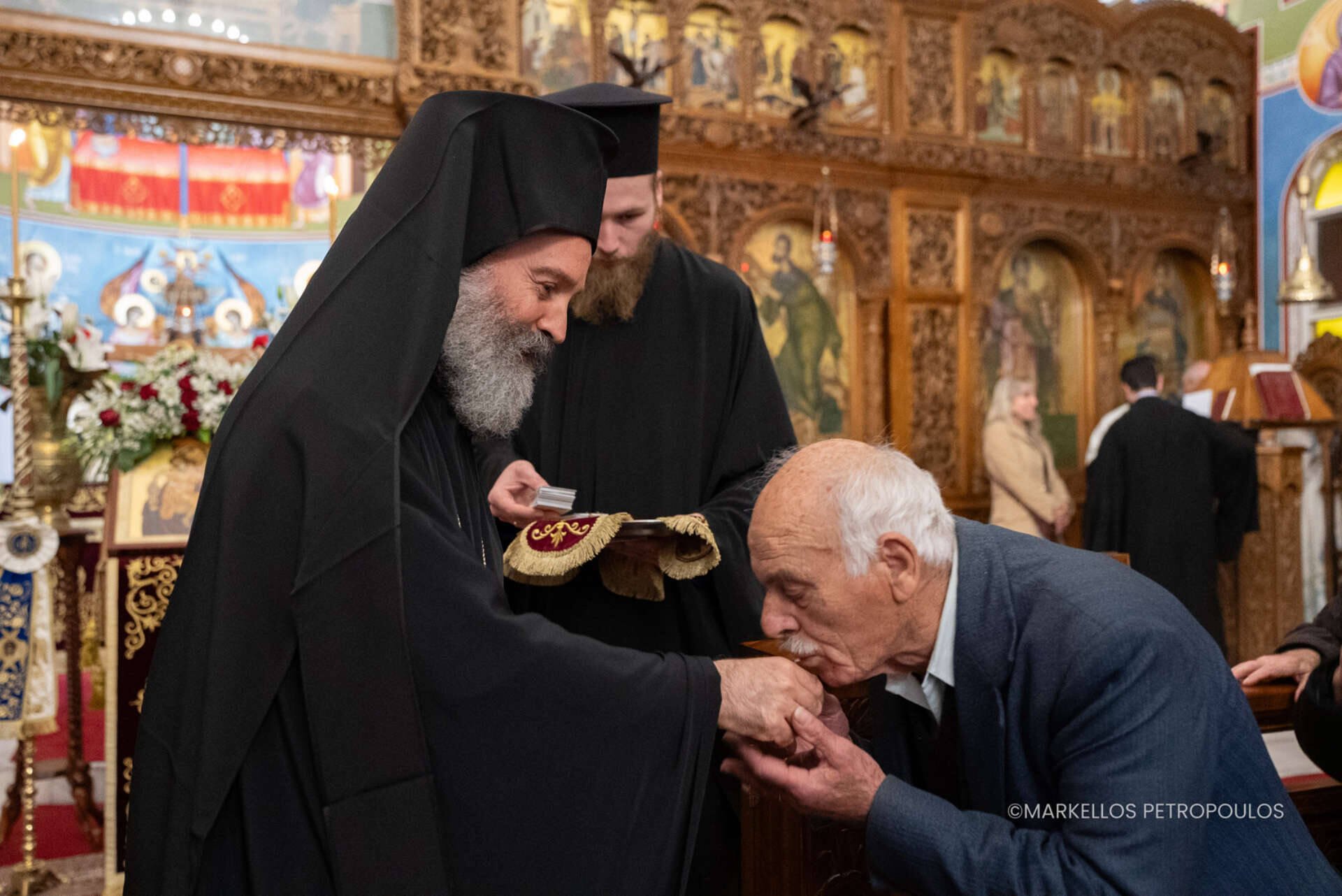 afstralias-makarios-imaste-ftiagmeni-gia