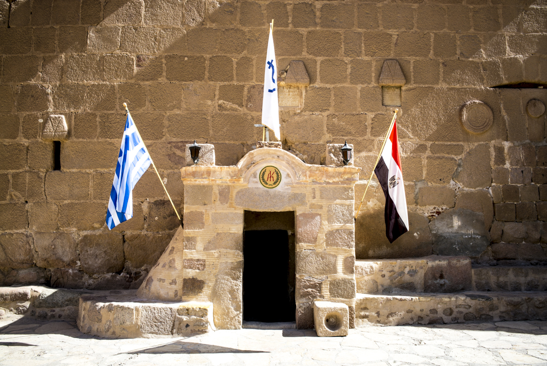 Αγία Αικατερίνη. Άσβεστος φάρος πίστης και ελπίδας. Λίγες στιγμές πριν την λαμπρή ενθρόνιση