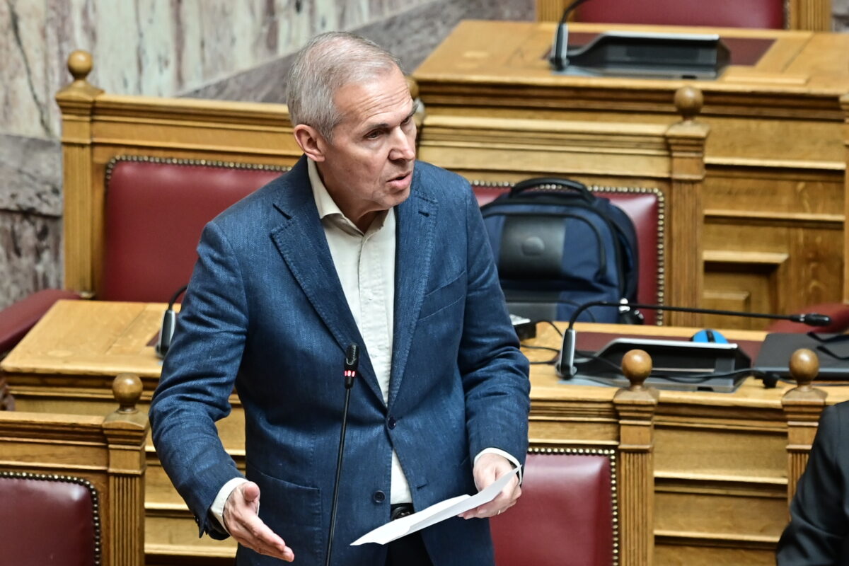 Δαβάκης: Η στρατιωτική θητεία αναμορφώνεται ώστε τα νέα παιδιά να μην την θεωρούν ως χάσιμο χρόνου