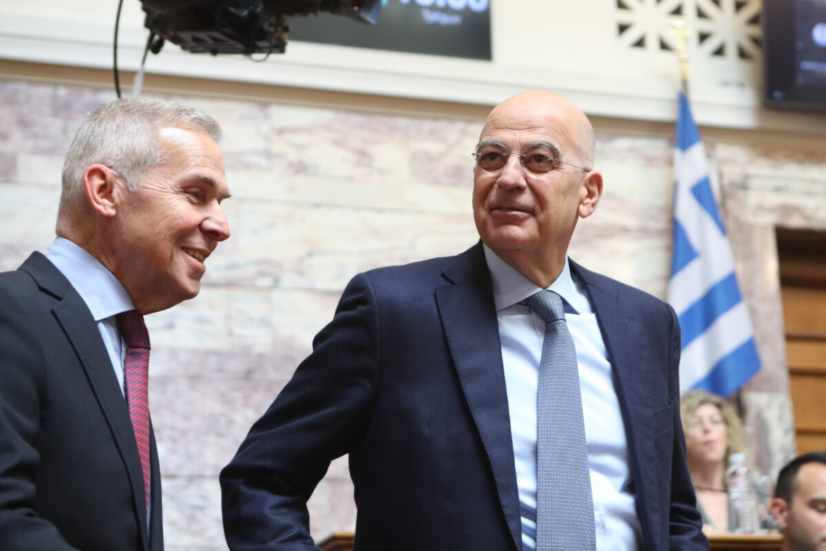 Δένδιας για το νομοσχέδιο για τα υγειονομικά θέματα των ΕΔ: «Θα εκλογικεύσει το χάος στα στρατιωτικά νοσοκομεία» [vid]