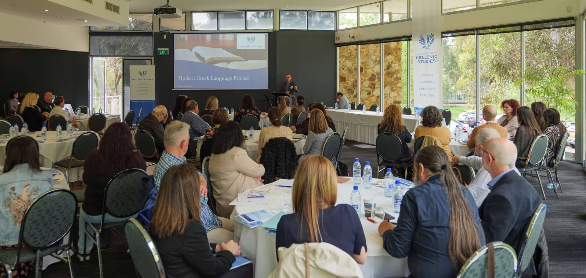 dio-ekat.-dolaria-gia-tin