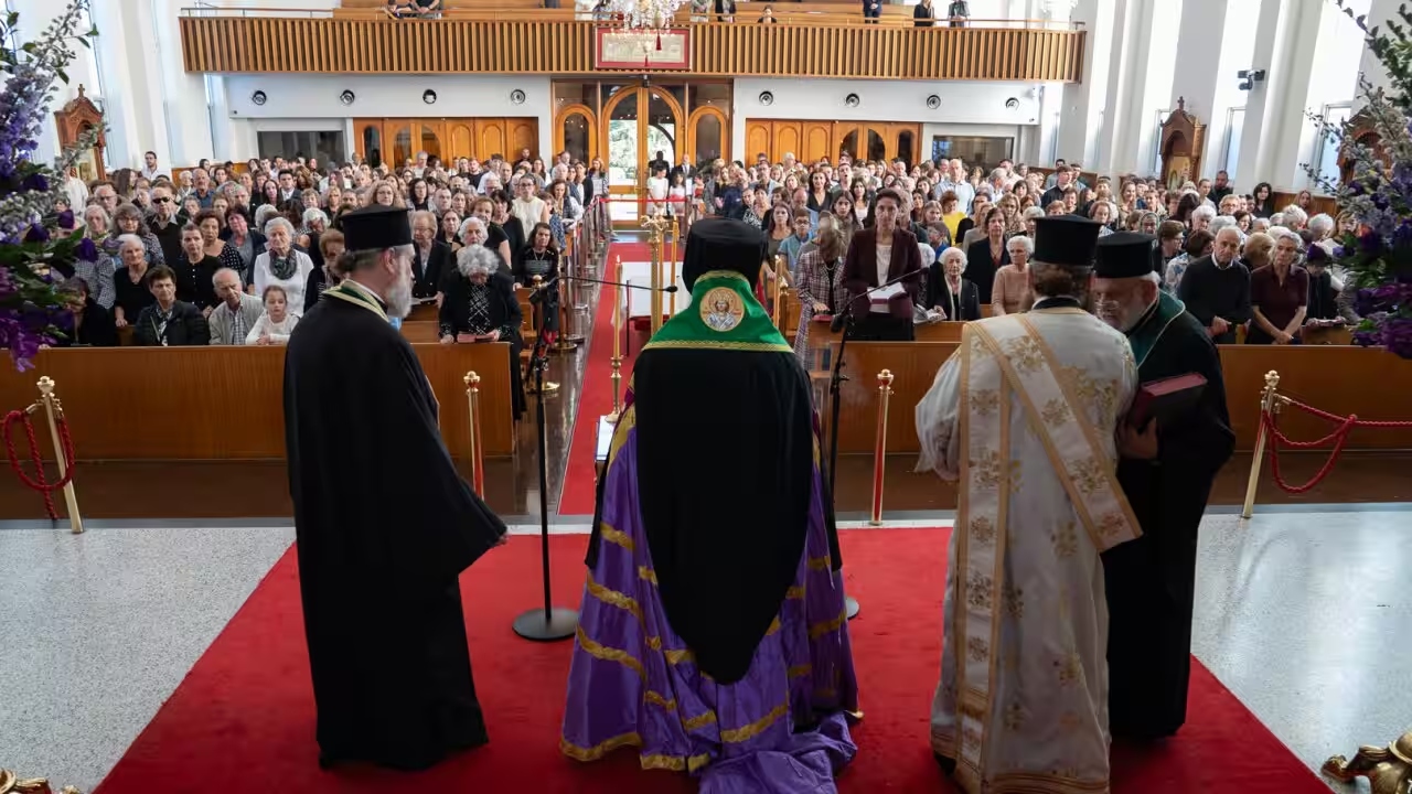 ekatontades-pisti-sto-efcheleo-sto Εκατοντάδες πιστοί στο Ευχέλαιο στο Σίδνεϋ