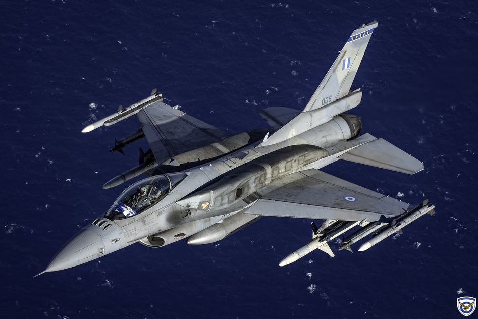 Eλληνικά F-16 απογειώθηκαν και αναγνώρισαν τα δύο τουρκικά UAV Akinci και Aksungur που παραβίασαν σήμερα το FIR Αθηνών στο ΝΑ Αιγαίο