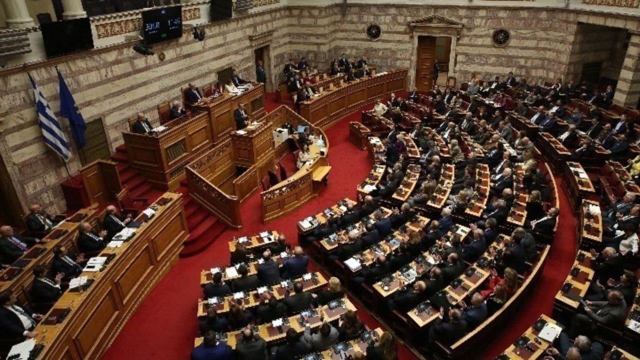 elliniki-lisi-rouketes-me-kafta Ελληνική Λύση: «Ρουκέτες» με καυτά ερωτήματα για τον Δένδια
