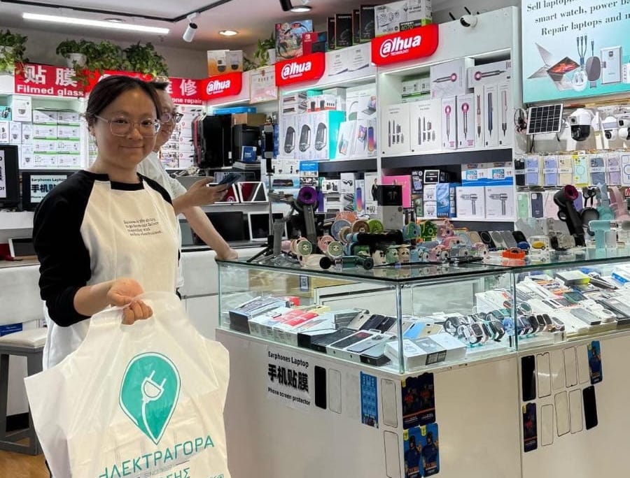 Ένας Κεφαλονίτης βάλθηκε να “διδάξει τα μυστικά του εμπορίου” στους Κινέζους [εικόνες +βίντεο]