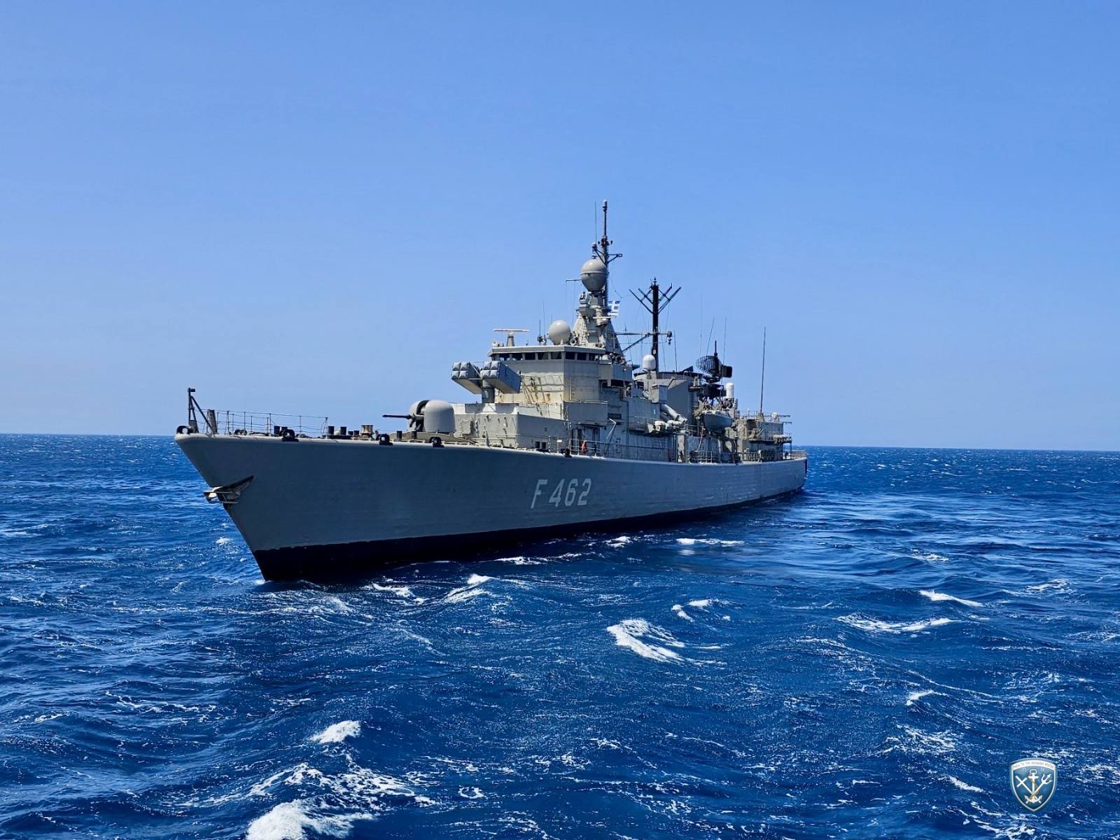 Εντυπωσιακές εικόνες από την άσκηση «ΚΑΤΑΙΓΙΣ 25» του Πολεμικού Ναυτικού – Οι Αρχηγοί ΓΕΕΘΑ και ΓΕΝ στην φρεγάτα «ΣΠΕΤΣΑΙ»