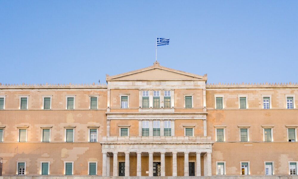 Ερώτηση στη Βουλή για τα τεράστια κενά σε βασικές ειδικότητες στα Ελληνικά σχολεία της Γερμανίας