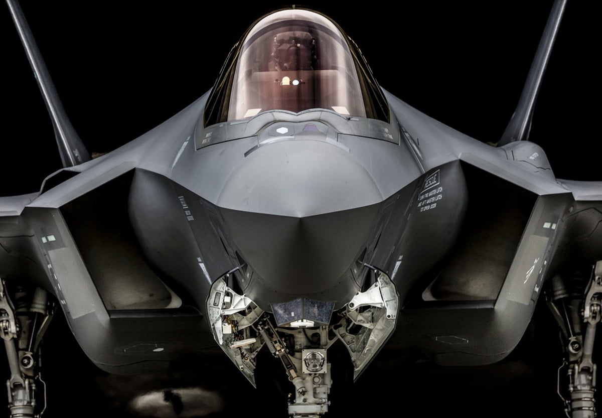 f35_aeroskafos
