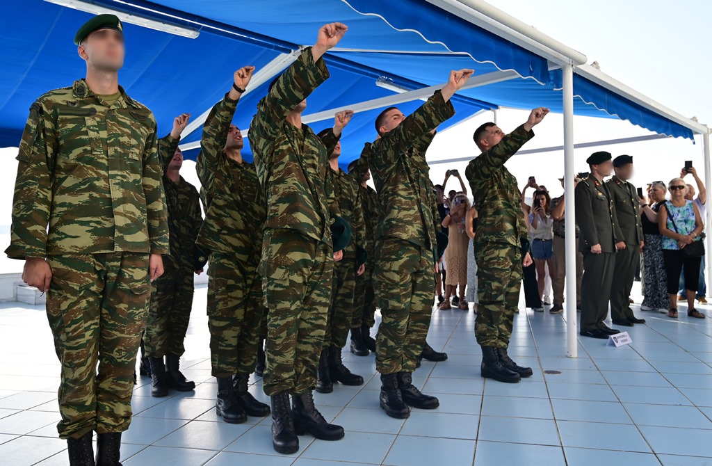 ΓΕΣ: Ορκίστηκαν 117 ΕΠΟΠ Όπλων – Σωμάτων και 12 των Ειδικών Δυνάμεων [pics]