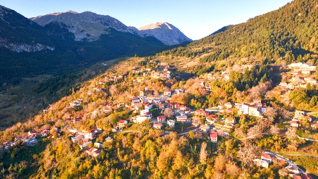 ΚΑΛΟΣΚΟΠΗ: Ταξίδι στο μπαλκόνι της Γκιώνας
