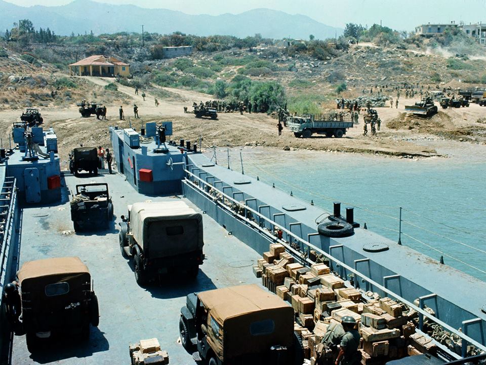 i-tourkiki-isvoli-tis Η Τουρκική εισβολή της Κύπρου …Ιούλιος του 1974 ! (Απο φώτο ντοκουμέντα )