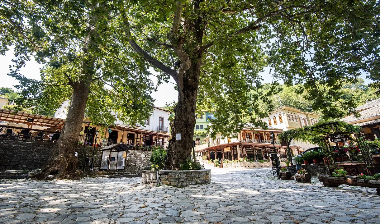 kissos-to-stolidi-tou-piliou