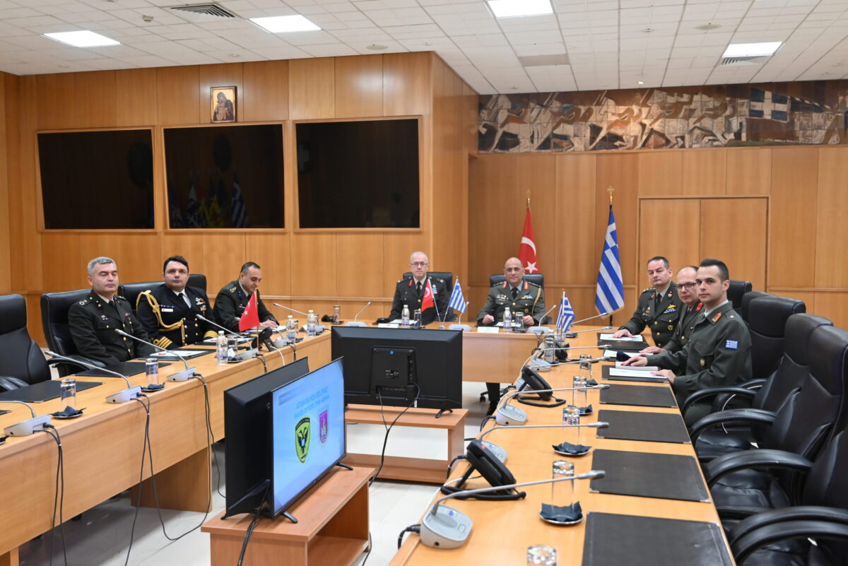 ΜΟΕ: Επίσκεψη Τούρκου Ταξίαρχου στην έδρα του Γενικού Επιτελείου Στρατού [pics]