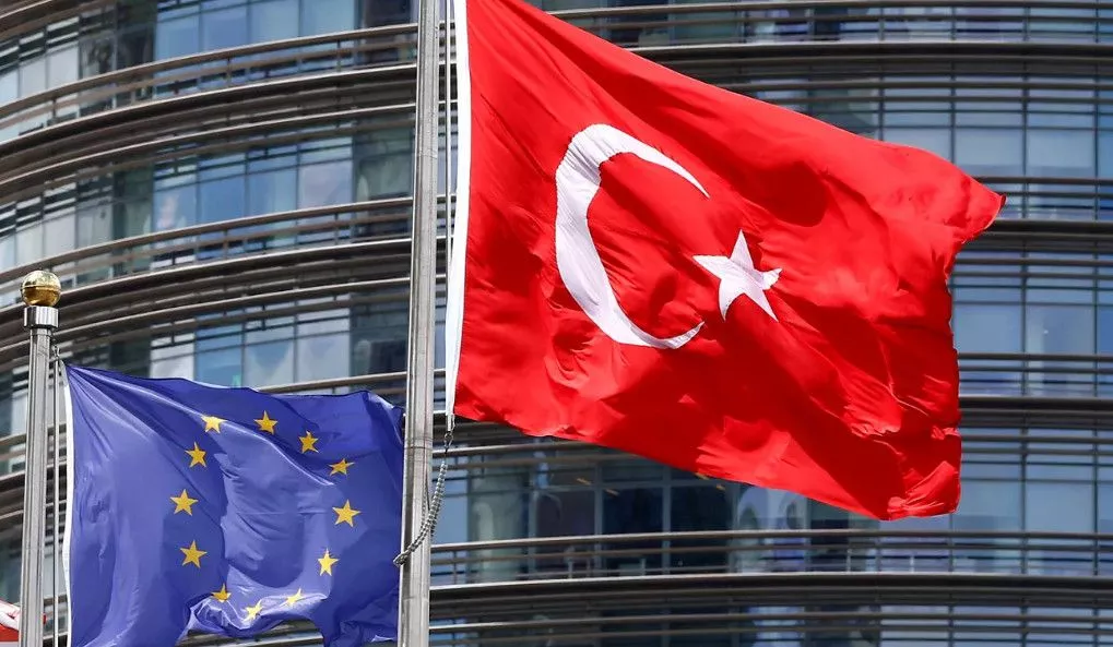 Νέο ”χτύπημα” κατά Ελληνισμού: Πίεση προς Κομισιόν για υπαγωγή Τουρκίας στο SAFE!