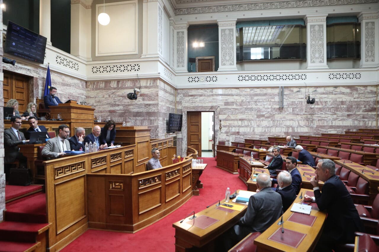 Νομοσχέδιο ΥΠΕΘΑ: Καταπέλτης η ΠΟΕΣ – Αμήχανη η ΠΟΜΕΝΣ στη Βουλή