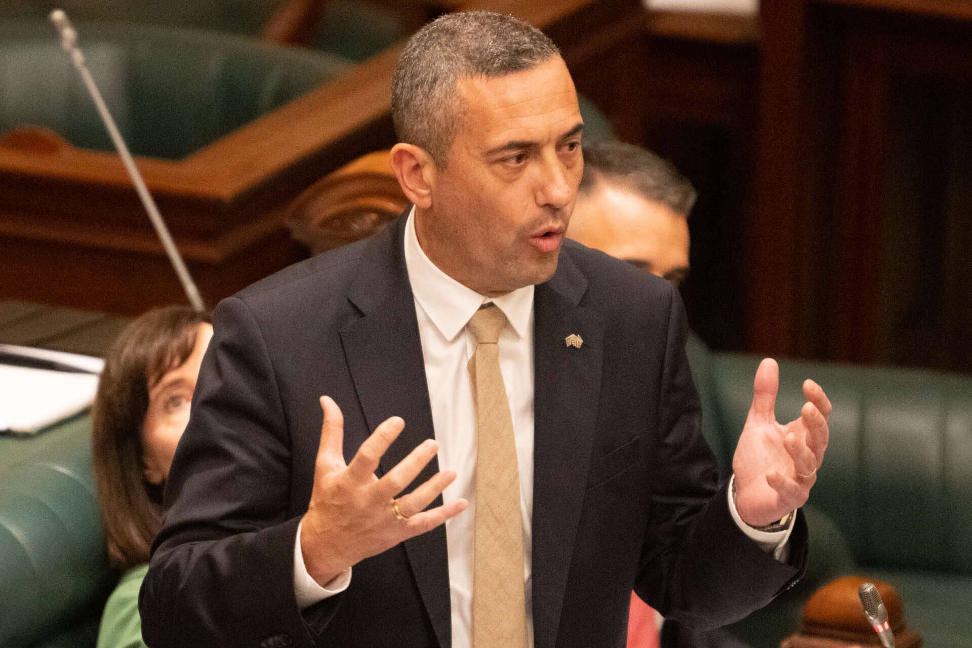 O-Koutsantonis-xana-sto-timoni