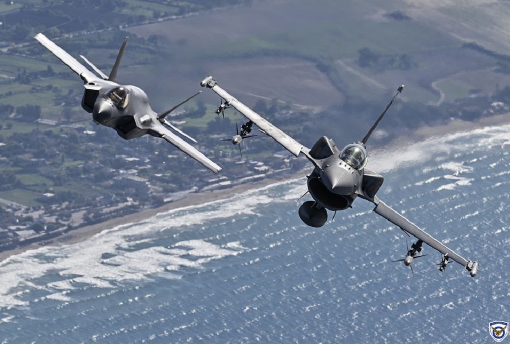 Πρώτο σχολείο δικτυοκεντρικών επιχειρήσεων για τους Έλληνες αεροπόρους στην «φωλιά» των F-35 στις ΗΠΑ: Οκτώ πιλότοι πάνε στη βάση, στο Τέξας