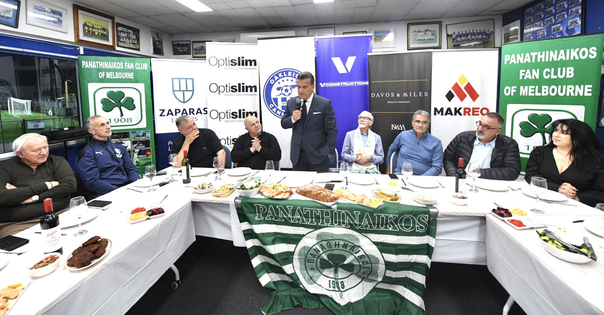 sigkinisi-me-tin-episkepsi-tou Συγκίνηση με την επίσκεψη του προέδρου της ΚΑΕ Παναθηναϊκός, Β. Παρθενόπουλου στο Oakleigh