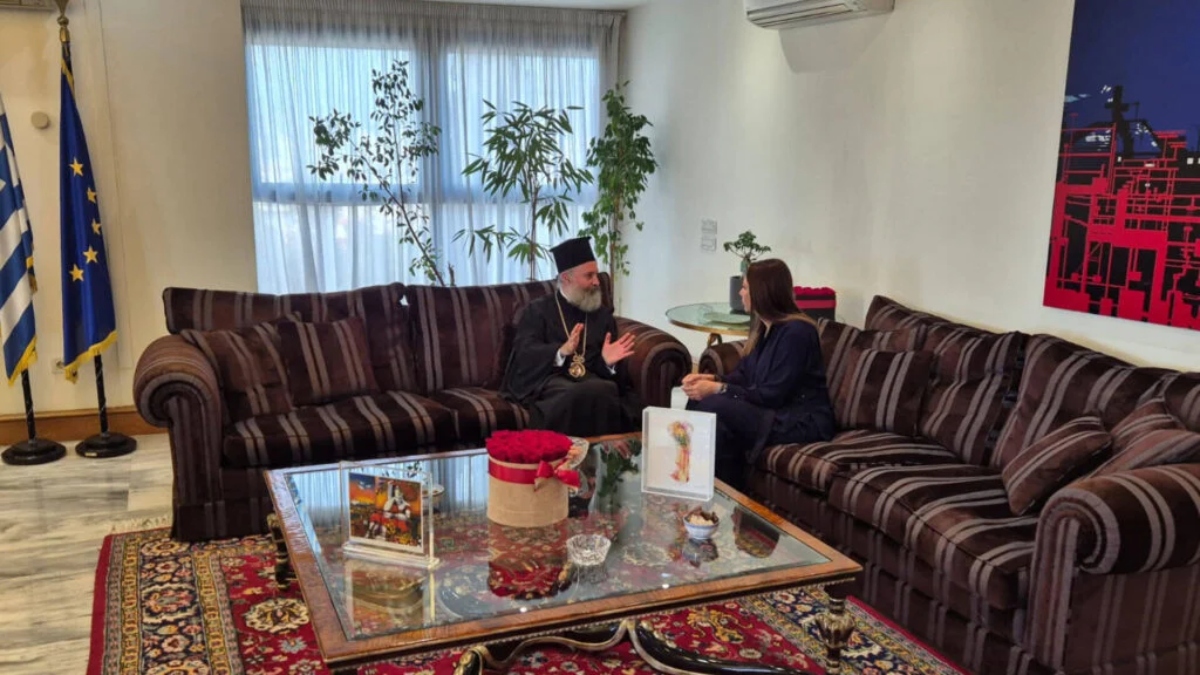 sinantisi-tou-Αrchiepiskopou-afstralias-makariou Συνάντηση του Αρχιεπισκόπου Αυστραλίας Μακαρίου με την Υπουργό Παιδείας Σοφία Ζαχαράκη