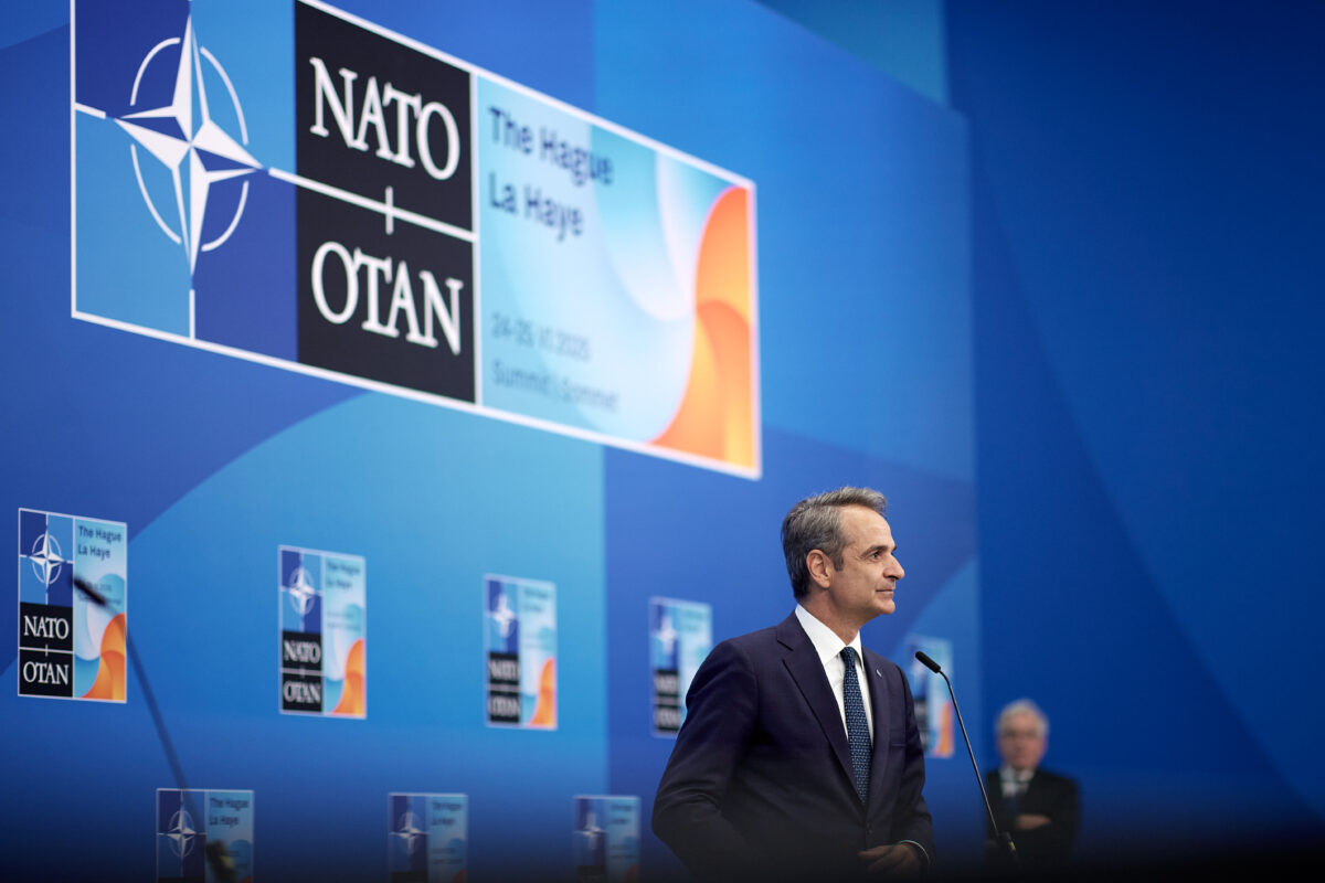 sintomo-tet-a-tet-mitsotaki-ke-erntogan Σύντομο τετ-α-τετ Μητσοτάκη και Ερντογάν στη Σύνοδο Κορυφής του NATO