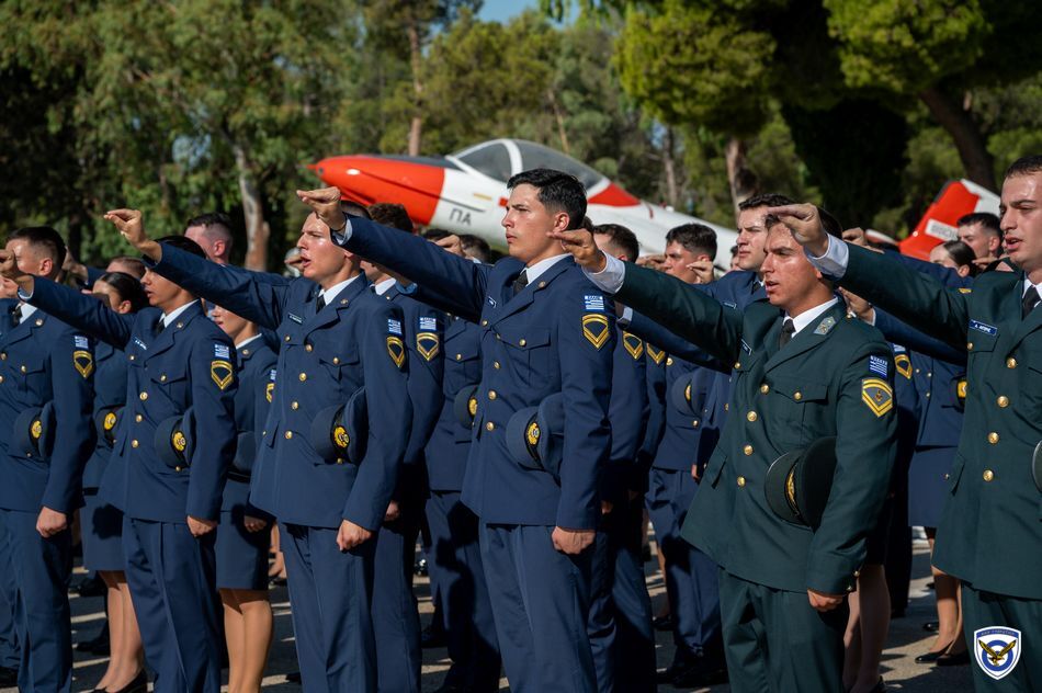 ΣΜΥΑ: Ορκίστηκαν 194 Σμηνίες και 10 Λοχίες, παρουσία ΥΦΕΘΑ και Αρχηγού ΓΕΑ [pics, vid]