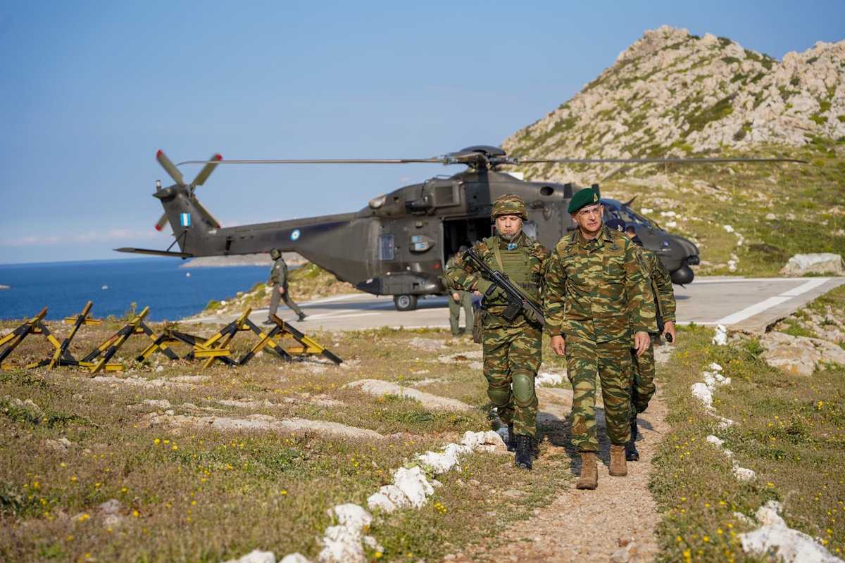 Sozcu-enantion-Αrchigou-geethΑ-stratigou Sozcu εναντίον Αρχηγού ΓΕΕΘΑ Στρατηγού Χούπη: «Δοκιμάζει τις αντοχές μας – Επισκέφτηκε νησιά υπό κατοχή»