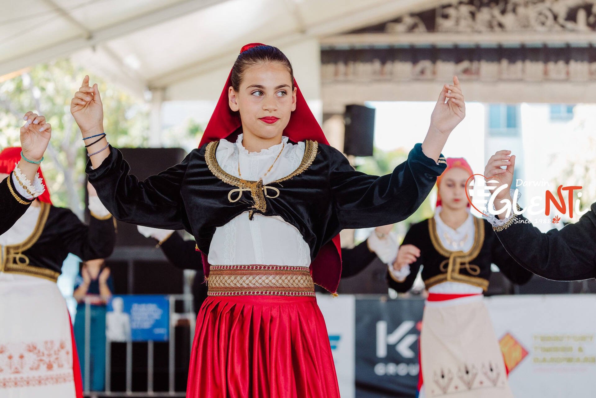 stin-igia-sas-Αpo-to Στην υγειά σας! Από το Γλέντι του Darwin στη Northern Territory