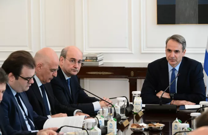 ta-minimata-mitsotaki-me-episkepsis Τα μηνύματα Μητσοτάκη με επισκέψεις σε υπουργεία – Σήμερα στο υπουργείο Οικονομικών