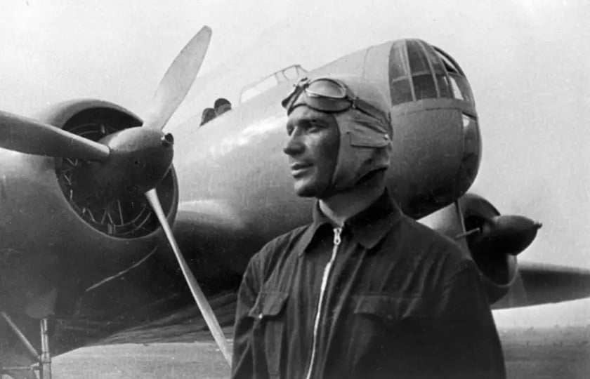 Βλαδίμηρος Κοκκινάκης, ο πιλότος ήρωας της Σοβιετικής Ένωσης, ο άνθρωπος των ρεκόρ