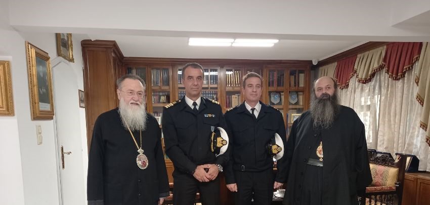 2022-11-17_14-48-38 Επίσκεψη του Λιμενάρχη Κορίνθου και του Διοικητή Λιμενικής Αστυνομίας στον Μητροπολίτη Κορίνθου