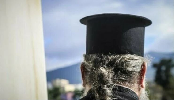 31 Σοκ στα Κάτω Πατήσια: Ιερέας έψαλλε … μπινελίκια – Ξυλοκόπησε δύο γυναίκες για τα κοινόχρηστα – Τι έχει κάνει μέχρι τώρα η Αρχιεπισκοπή; Θα πάρει θέση;