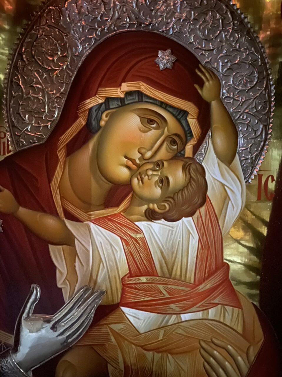 Διάχυτη η Δακρυρροή και Μυροβλυσία της Παναγίας της Παρηγορητρίας