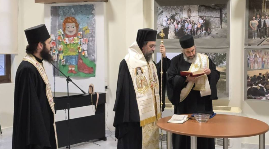 Αgiasmos-apo-ton-mitropoliti-kastorias Αγιασμός από τον Μητροπολίτη Καστορίας για την έναρξη της νέας χρονιάς του τμήματος της Παιδικής Χορωδίας