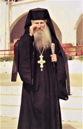 Άγιος Ιάκωβος Τσαλίκης: Ούτε η Εκκλησία διαλύεται, ούτε οι άνθρωποι διαλύονται…!