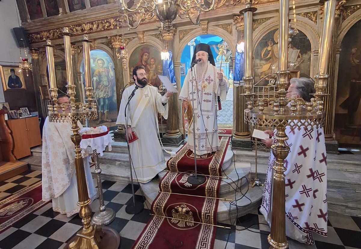 Αrchieratiki-thia-litourgia-ston-iero Αρχιερατική Θεία Λειτουργία στον Ιερό Ενοριακό Ναό Γενεσίου Τιμίου Προδρόμου Καστού