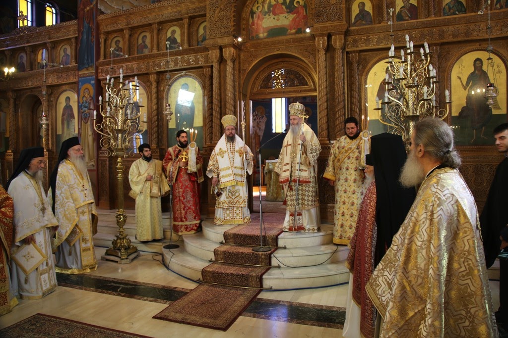 Αρχιερατικό συλλείτουργο στη Ναύπακτο με τον Μητροπολίτη Ιερόθεο και τον νέο Μητροπολίτη Αιτωλοακαρνανίας