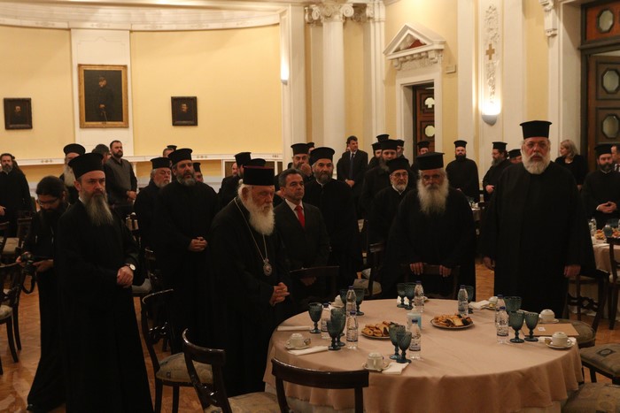 Αρχιεπίσκοπος: Είναι ανάγκη να στηρίξουμε τους νέους και τις οικογένειές τους