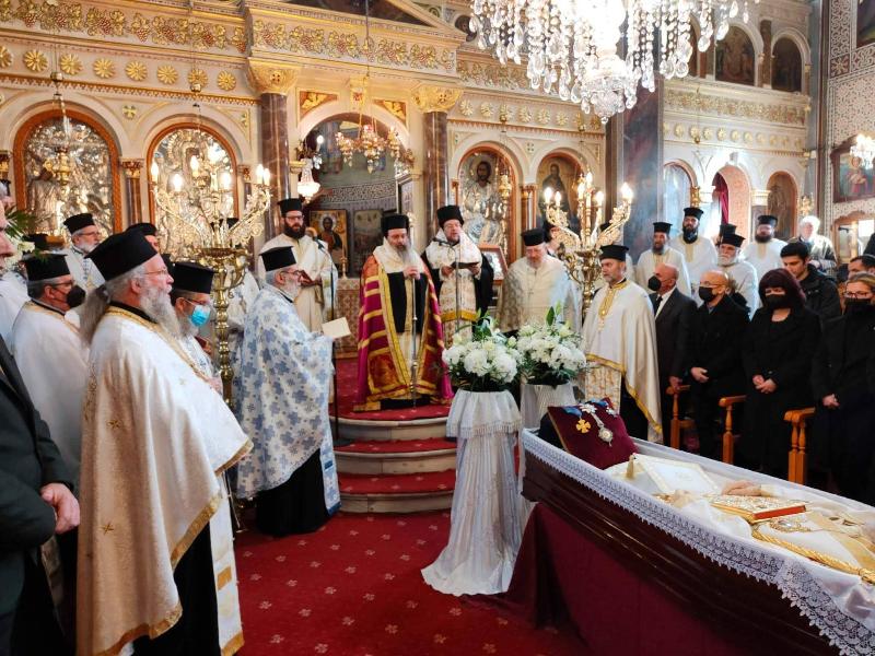 Με πλήθος κόσμου στη Χίο το “ύστατο χαίρε” στον Μητροπολίτη πρώην Βελγίου Παντελεήμονα (ΦΩΤΟ)