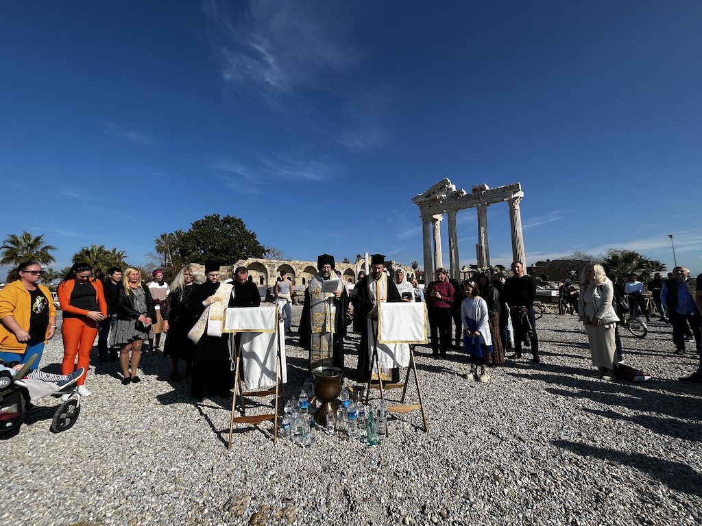 Ο εορτασμός των Θεοφανείων στην Μητρόπολη Πισιδίας με την παρουσία πλήθους πιστών
