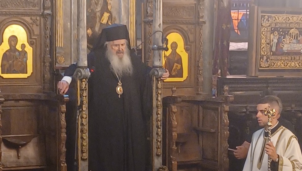 chorostasia-stin-panagia-tis-Αgiasou Χοροστάσια στην Παναγία της Αγιάσου Λέσβου