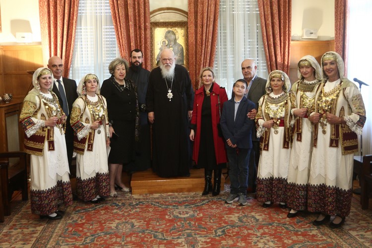 christougenniatika-kalanta-ston-Αrchiepiskopo-ieronimo Χριστουγεννιάτικα Κάλαντα στον Αρχιεπίσκοπο Ιερώνυμο