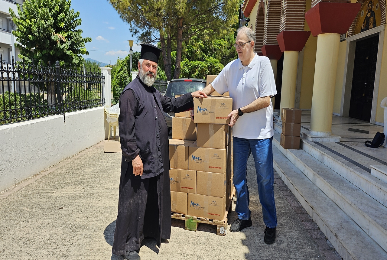 dianomi-trofimon-apo-tin-iera Διανομή τροφίμων από την Ιερά Μητρόπολη Μαρωνείας και Κομοτηνής